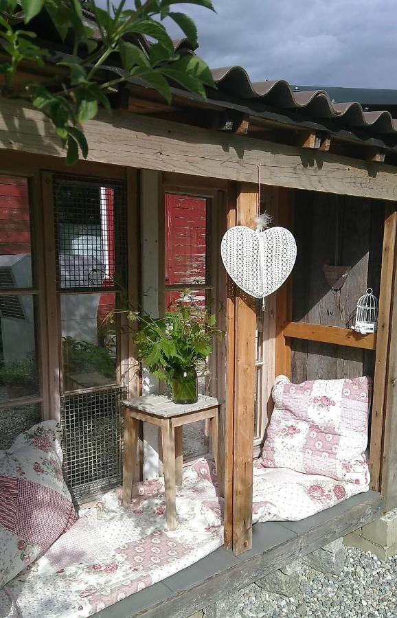 Uznach Bnb Entensee Bed & Breakfast エクステリア 写真